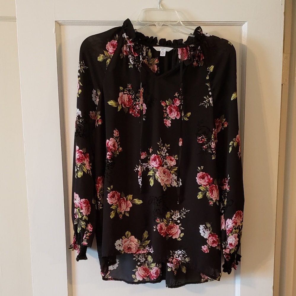💐Beautiful Floral Blouse💐